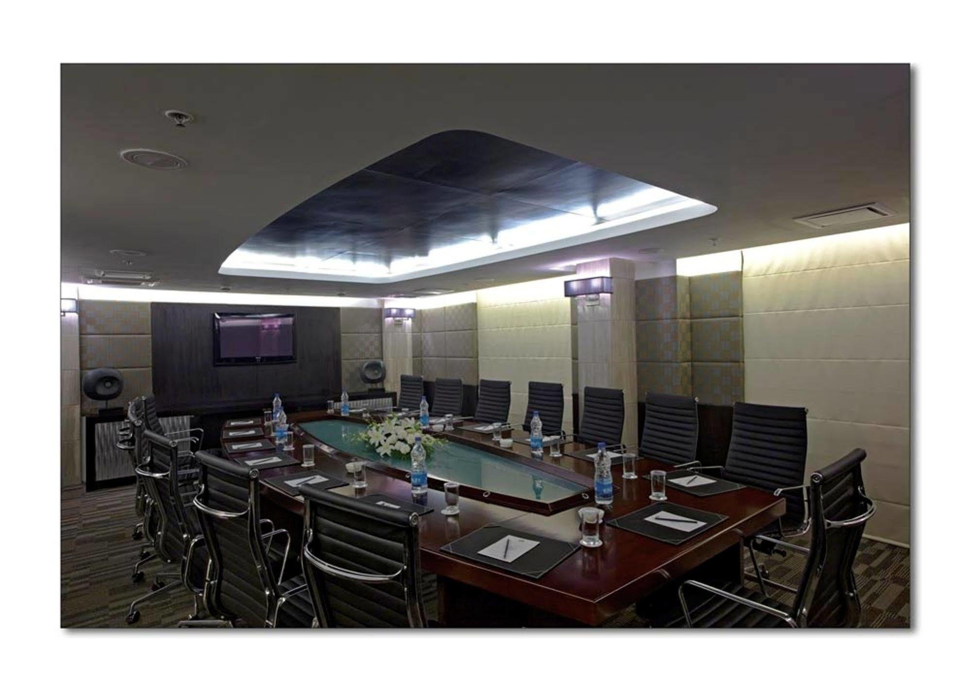 Radisson Hotel Sector 29 Gurugram Gurgaon Exterior foto