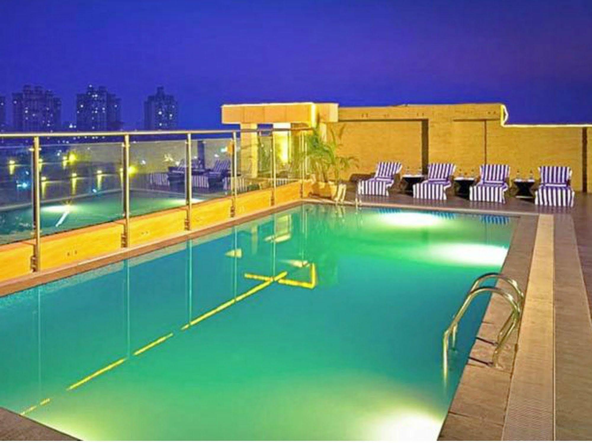 Radisson Hotel Sector 29 Gurugram Gurgaon Exterior foto